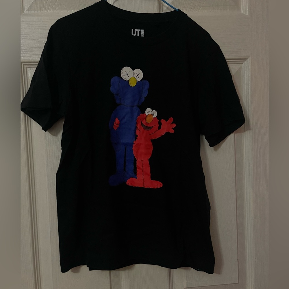 kaws Uniqlo T shirt
